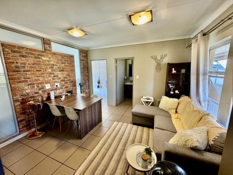 2 Bedroom Property for Sale in Van Der Hoff Park North West